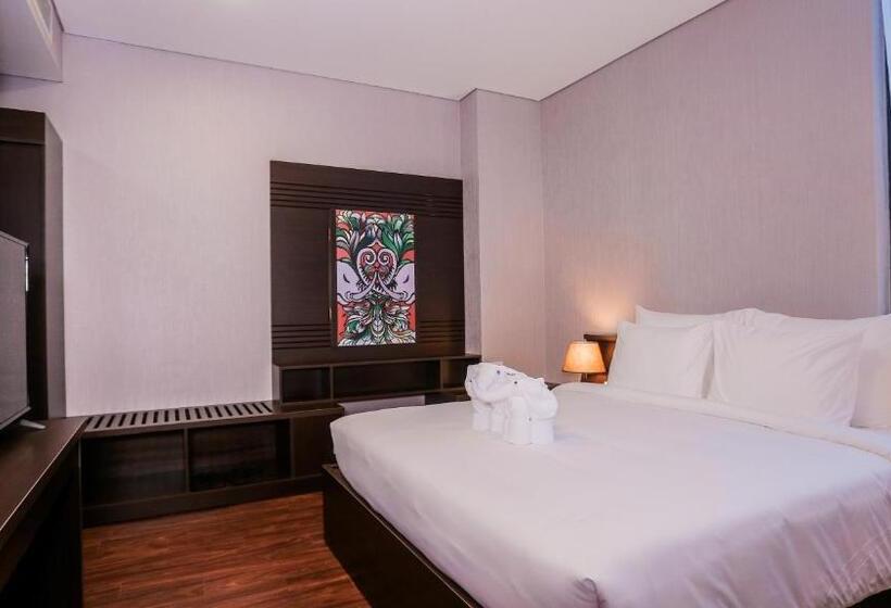 سوییت جونیور, Elephants