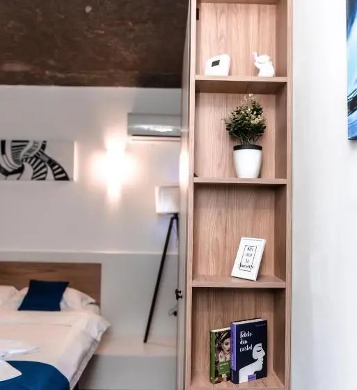デラックススタジオ, Puzzle Apartaments&studios