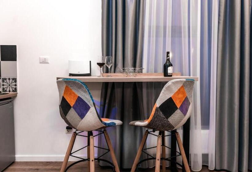 סטודיו סטנדרט עם מרפסת, Puzzle Apartaments&studios