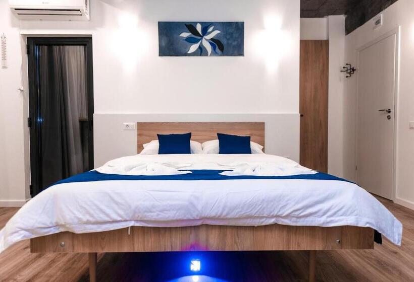 סטודיו סטנדרט עם מרפסת, Puzzle Apartaments&studios