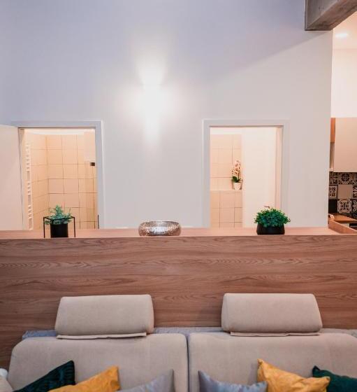 סטודיו משפחתי, Puzzle Apartaments&studios