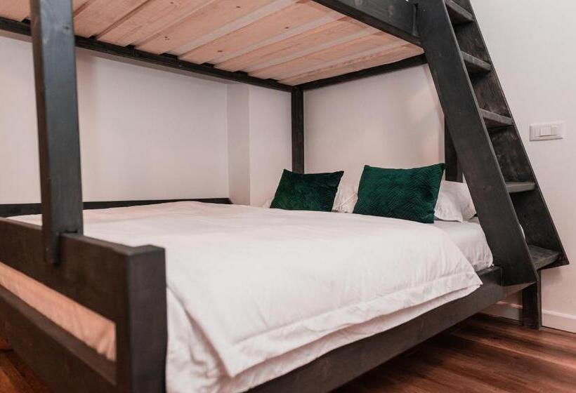 סטודיו משפחתי, Puzzle Apartaments&studios