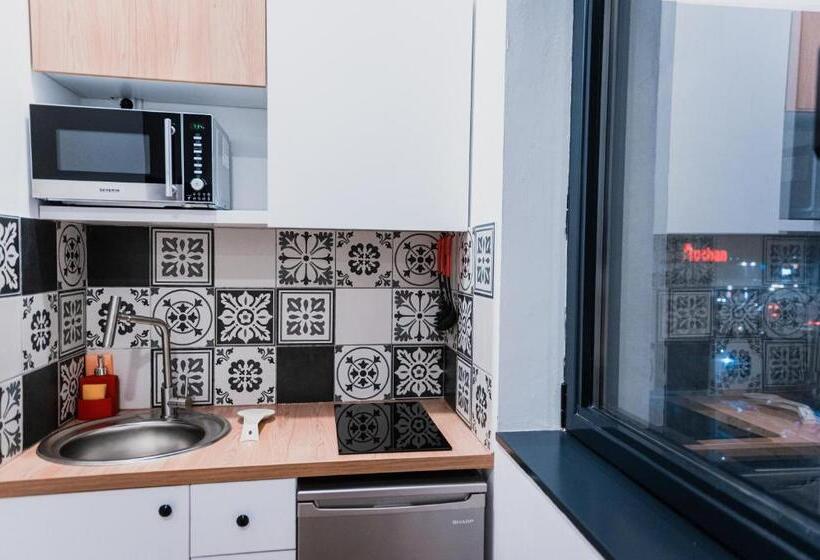 סטודיו משפחתי, Puzzle Apartaments&studios