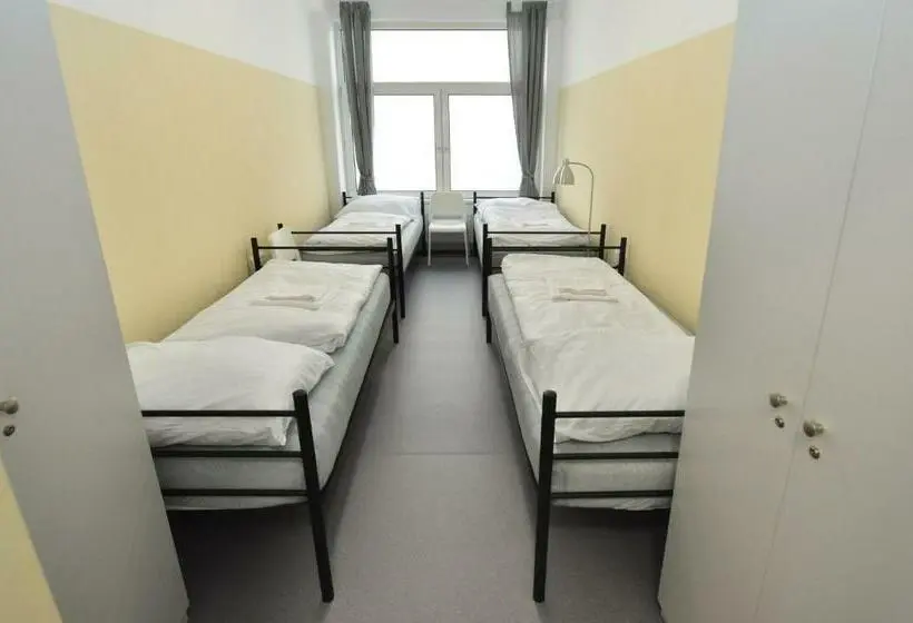 スタンダード４人部屋, Hostel Tereza Břeclav