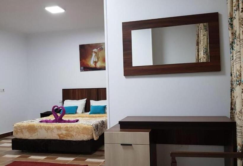 اتاق استاندارد, Tulip 6 Of October