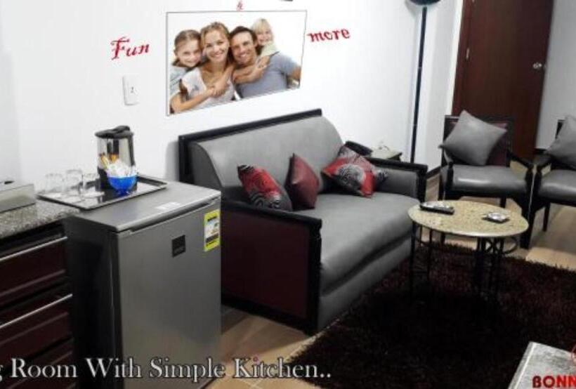 سوییت خانوادگی, Tulip 6 Of October