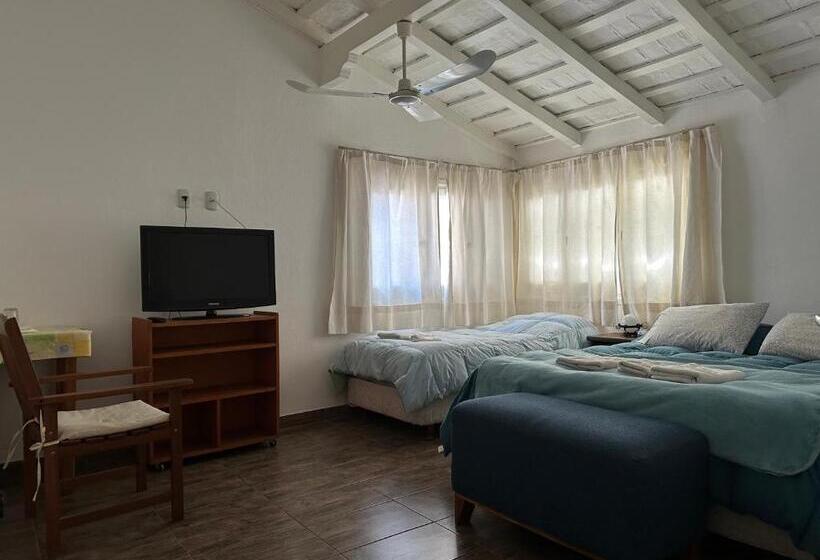 غرفة قياسية ثلاثية, Aparthosteriaplaza