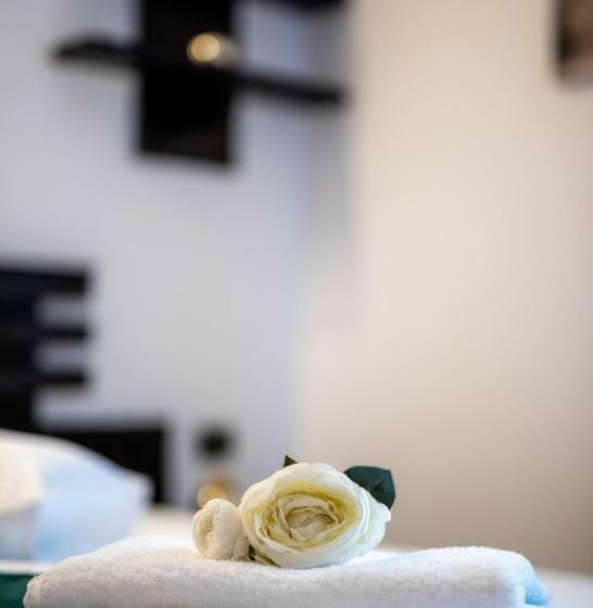 חדר סטנדרט, Escala Rooms