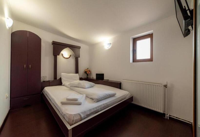 חדר סטנדרט לארבעה, Escala Rooms