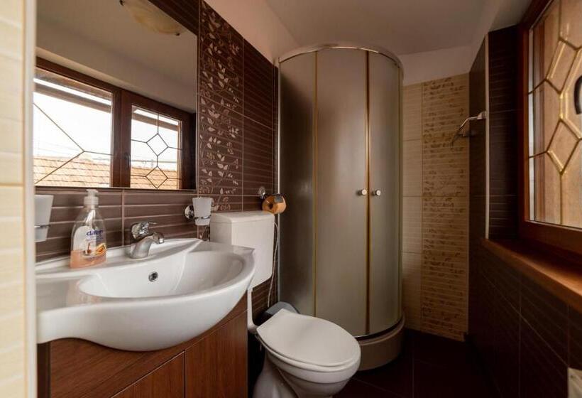 חדר סטנדרט לארבעה, Escala Rooms