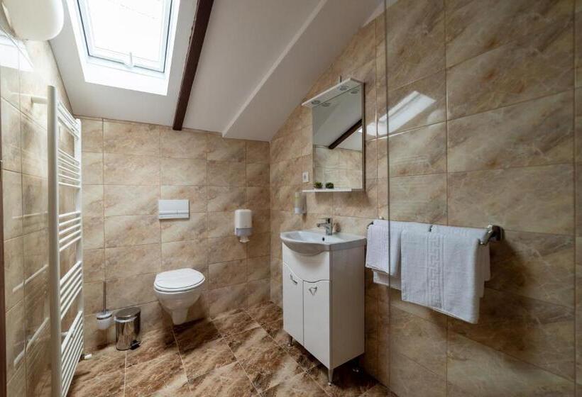 חדר דלוקס, Escala Rooms