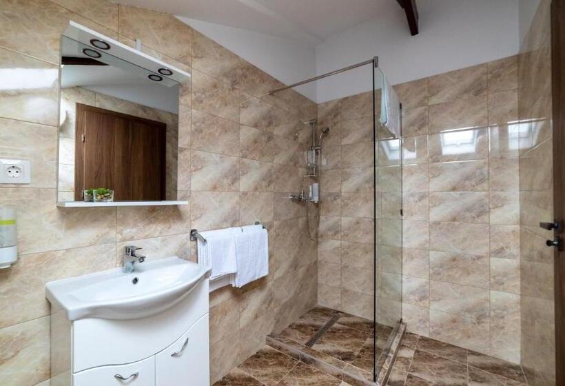 Номер Deluxe, Escala Rooms