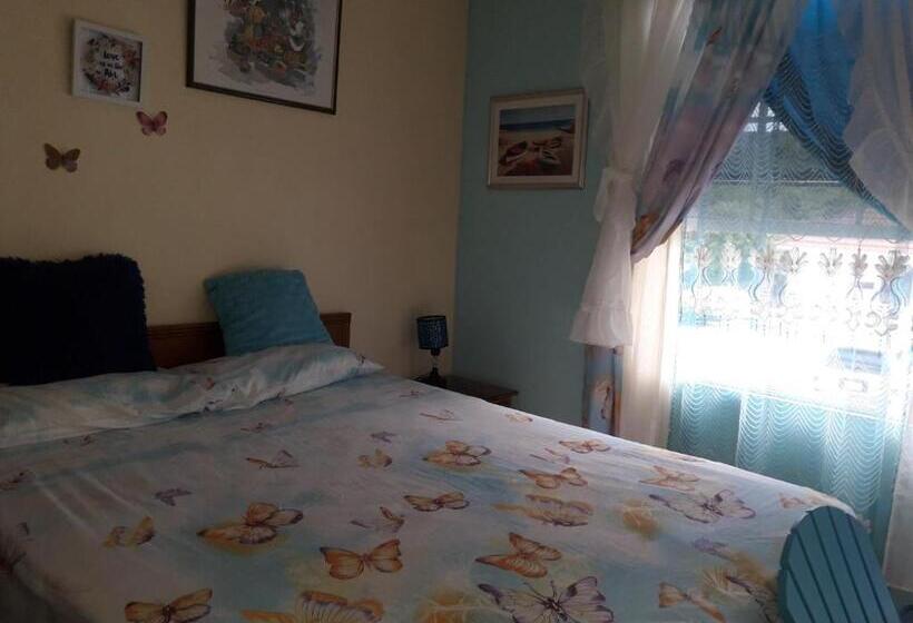 اتاق لوکس با بالکن, Seacastle Deluxe Studio