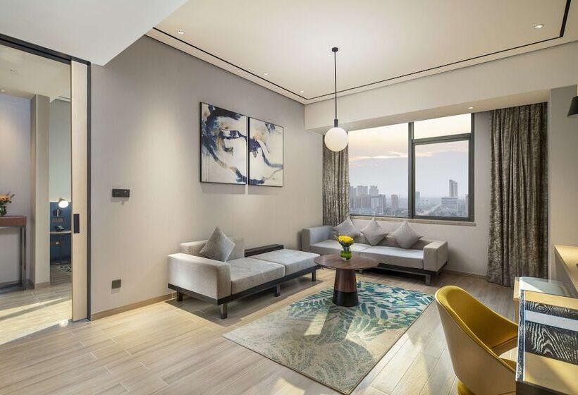 디럭스 스위트, Hilton Garden Inn Changde Dingcheng