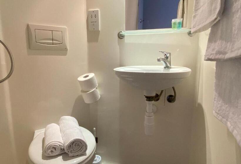 침실 1개 아파트, Wenlock Court