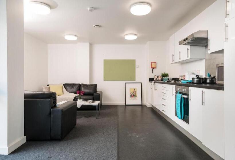 침실 1개 아파트, Wenlock Court