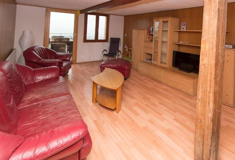 شقة غرفتين نوم مزودة بتراس, Bed And Breakfast Huobschür