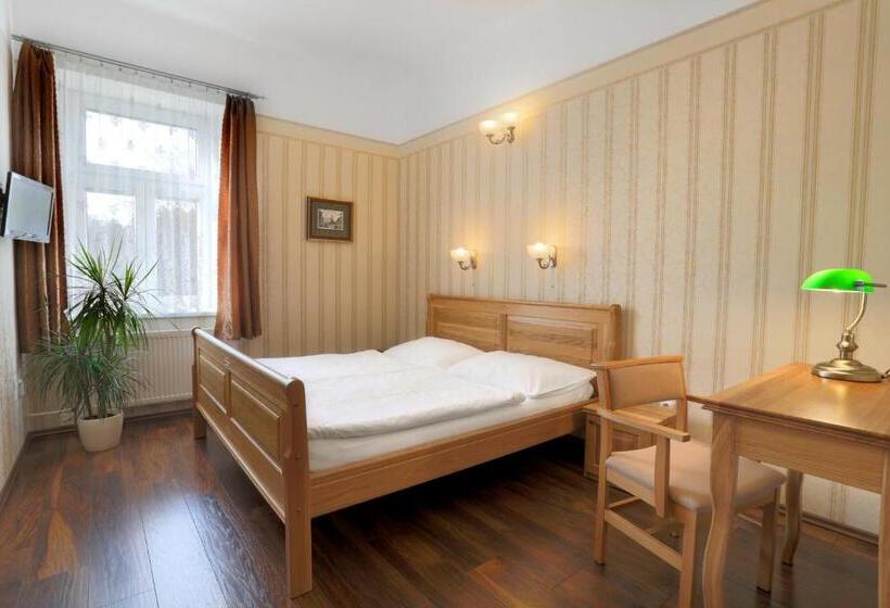 סוויטה, štekl   Hrubá Skála