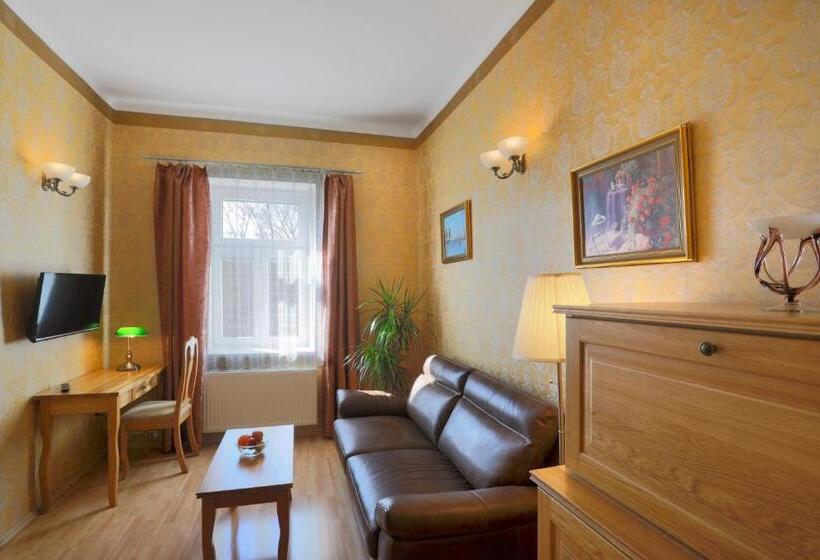 סוויטה, štekl   Hrubá Skála