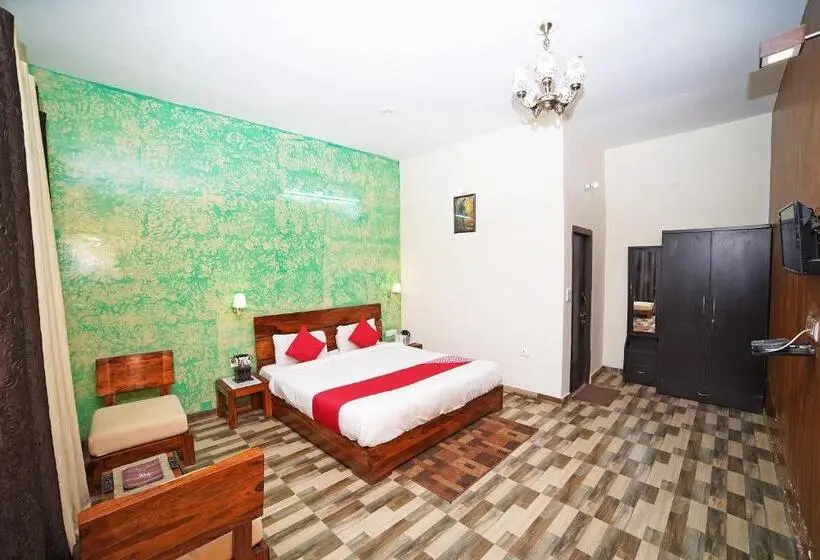 Deluxe Kolmen Hengen Huone, Tathastu Resort