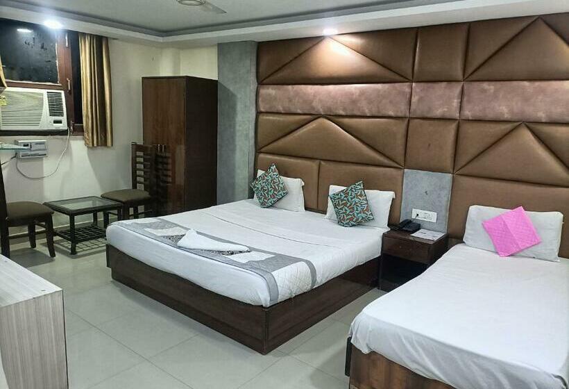Номер Deluxe Кровать Кинг, King Delhi Airport