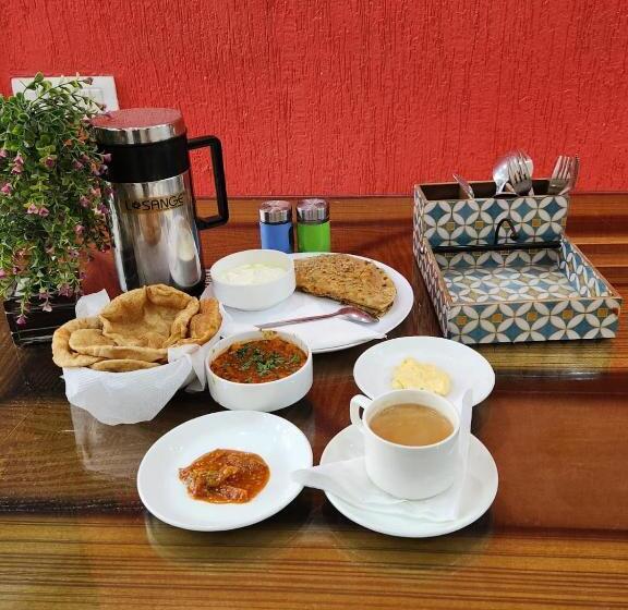 Номер Deluxe Кровать Кинг, King Delhi Airport