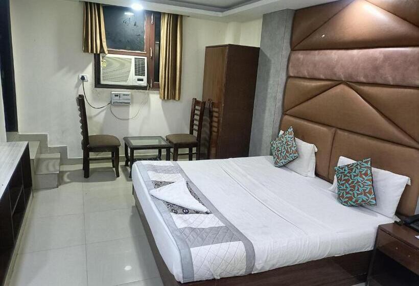 اتاق استاندارد چهار تخته, King Delhi Airport