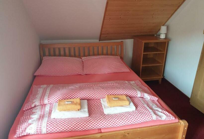 חדר סטנדרט לשלושה, Penzion Marienka