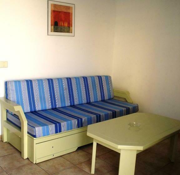 דירת חדר, Apartamentos Karina