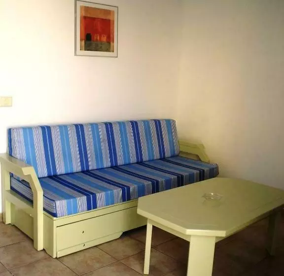 آپارتمان 1 خوابه, Apartamentos Karina