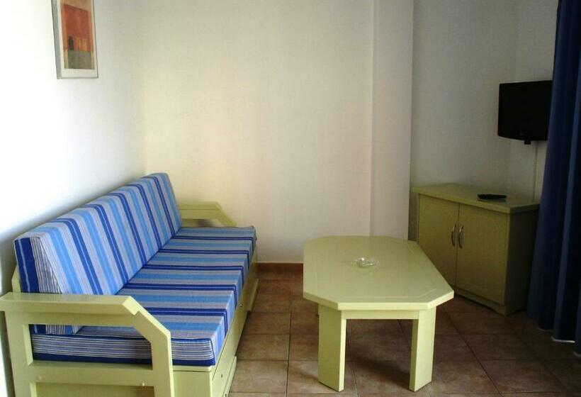 דירת חדר, Apartamentos Karina