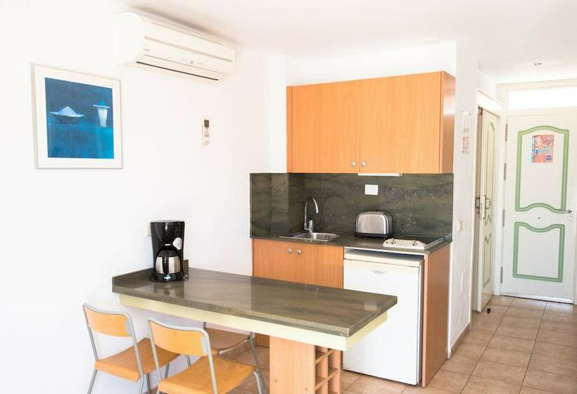 דירת חדר, Apartamentos Karina