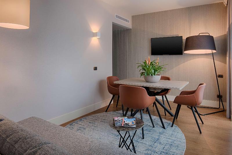 דירת חדר, Apartamentos Karina