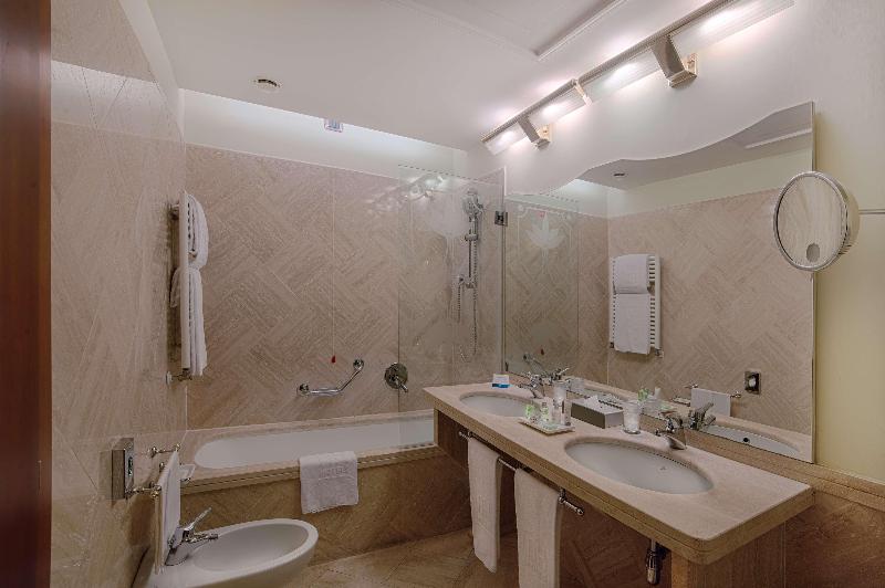 דירת חדר, Apartamentos Karina