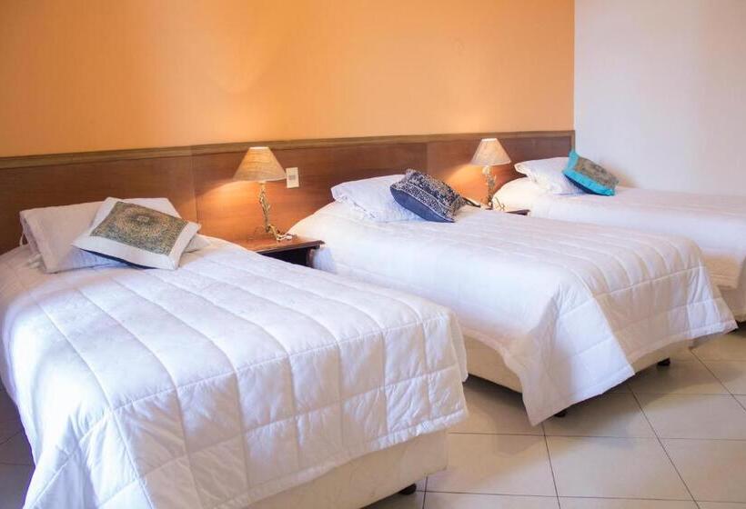 اتاق استاندارد سه نفره, Asuncion Palace