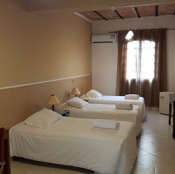 اتاق استاندارد سه نفره, Asuncion Palace