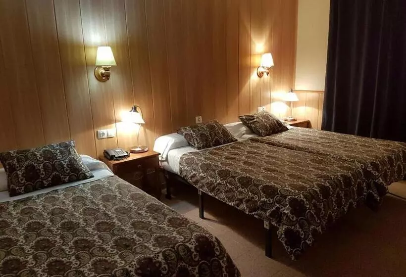 اتاق استاندارد سه نفره, Comapedrosa