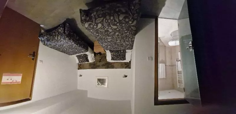 اتاق استاندارد, Comapedrosa