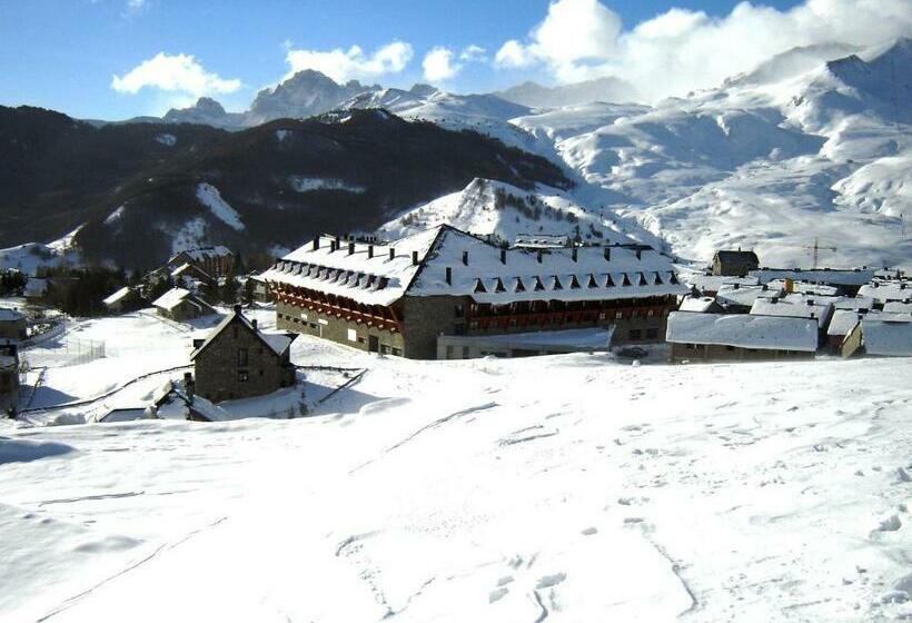 اتاق استاندارد سه نفره, Hg Alto Aragon