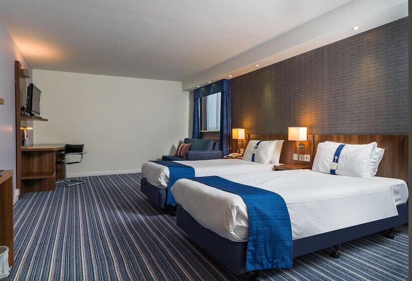 Номер Стандарт, Holiday Inn Express London Gatwick   Crawley By Ihg