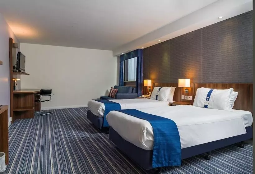 スタンダードルーム, Holiday Inn Express London Gatwick   Crawley By Ihg