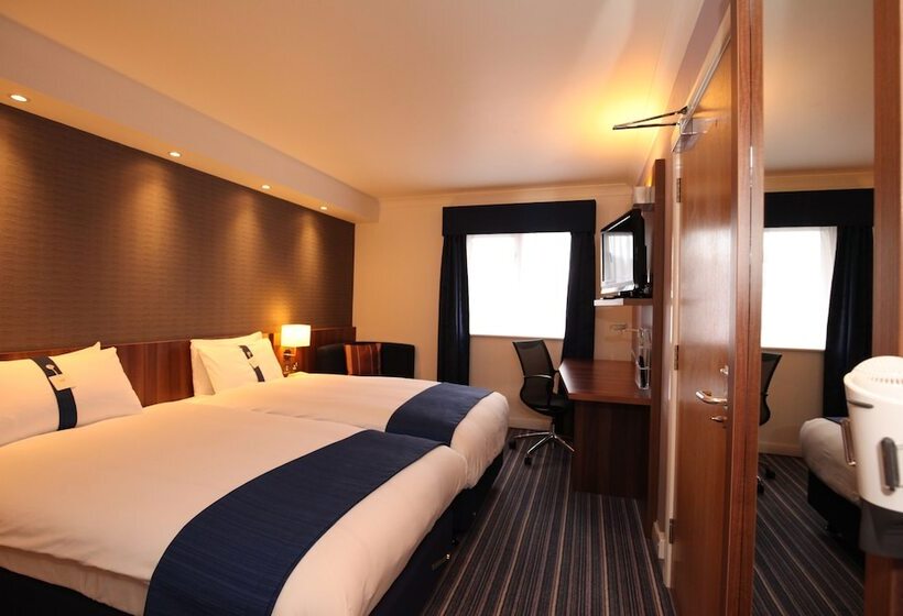 Номер Стандарт, Holiday Inn Express London Gatwick Crawley By Ihg