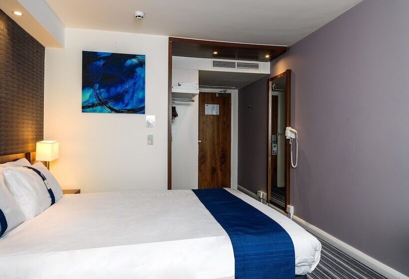 Номер Стандарт, Holiday Inn Express London Gatwick Crawley By Ihg
