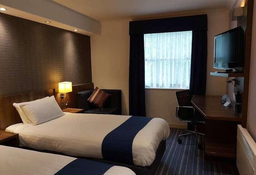 Номер Стандарт Адаптированный для Инвалидов, Holiday Inn Express London Gatwick Crawley By Ihg