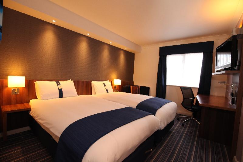Номер Стандарт Адаптированный для Инвалидов, Holiday Inn Express London Gatwick   Crawley By Ihg