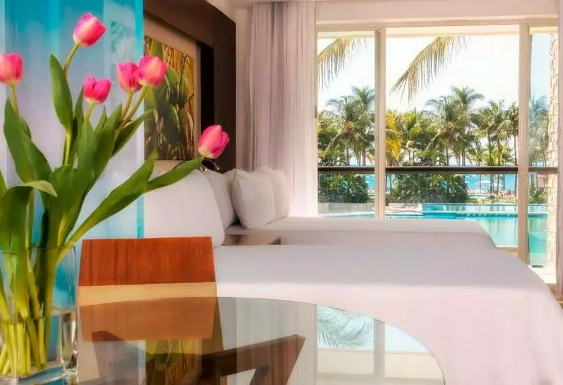 سوییت جونیور با چشم‌انداز استخر, Krystal Grand® Nuevo Vallarta