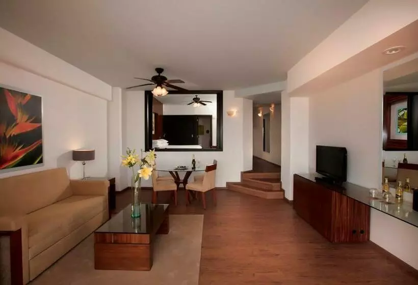 سوئیت جونیور با تخت بزرگ, Krystal Grand® Nuevo Vallarta