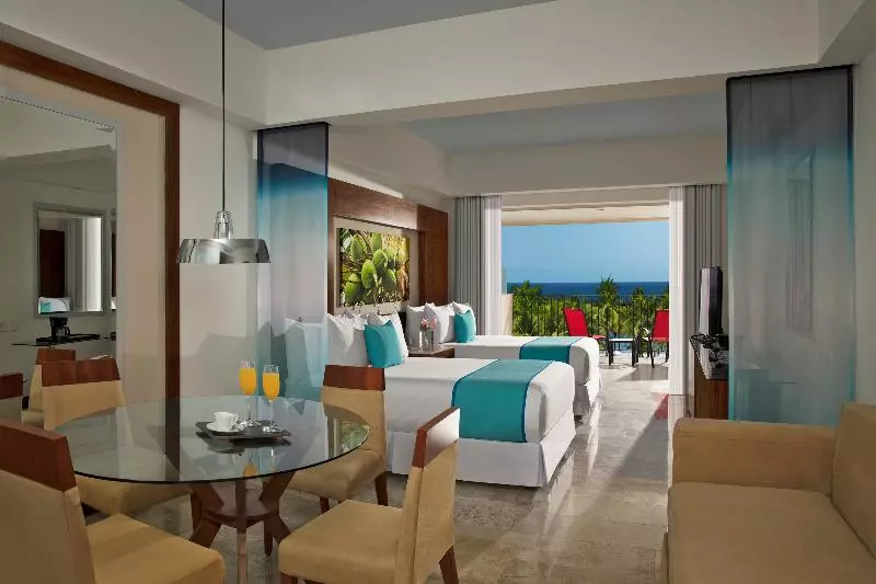 سوییت جونیور با چشم‌انداز دریا, Krystal Grand® Nuevo Vallarta