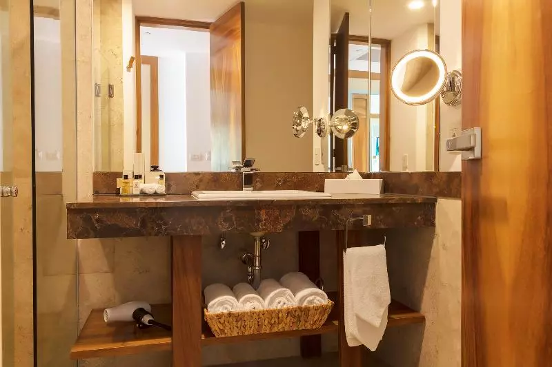 سوییت جونیور با چشم‌انداز استخر, Krystal Grand® Nuevo Vallarta