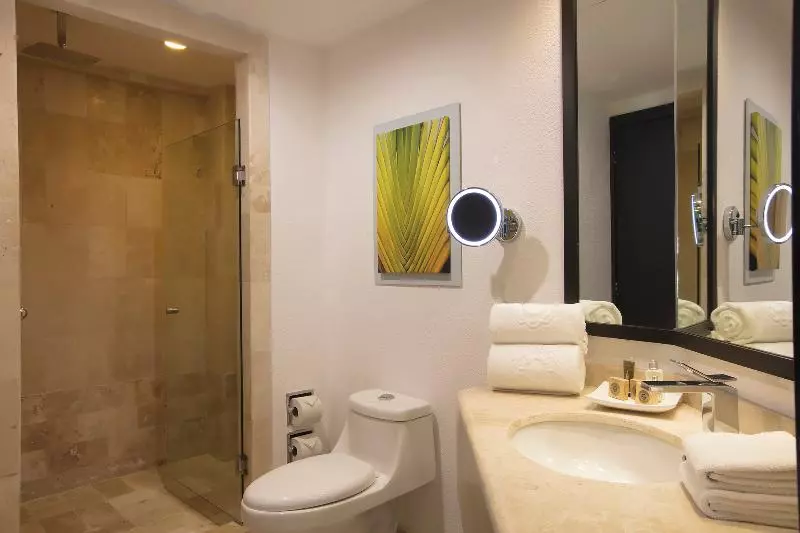 سوئیت جونیور با تخت بزرگ, Krystal Grand® Nuevo Vallarta